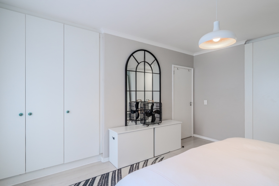 To Let 2 Bedroom Property for Rent in Fresnaye Western Cape